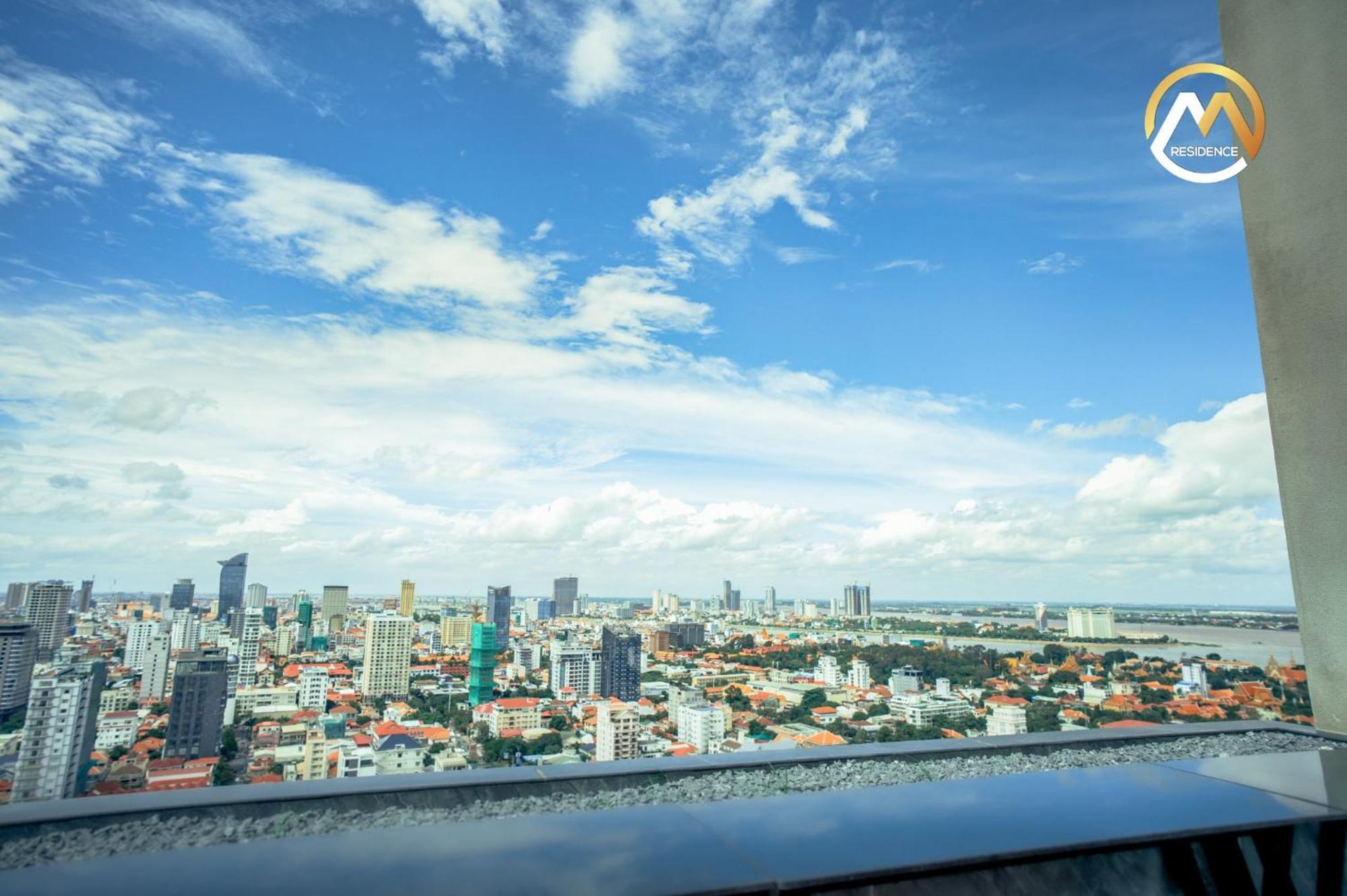 Infinity Pool Hotel Phnom Penh Down To 24 Usd In M Residence Dış mekan fotoğraf